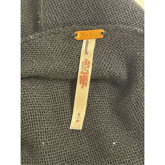 Free People women’s black halter top ties in back small NWOT - Picture 4 of 6